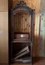 Старинный столовый шкаф до реставрации