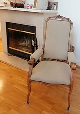 Старинное кресло до реставрации