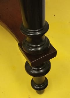 Ножка старинного чайного столика после реставрации