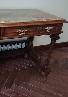 Антикварный стол после реставрации