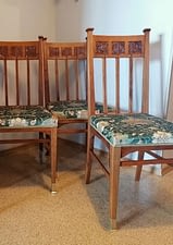 Реставрация и перетяжка комплекта стульев