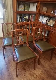 Реставрация комплекта кабинетных стульев