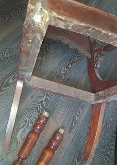 Ремонт, реставрация и перетяжка старинного кресла